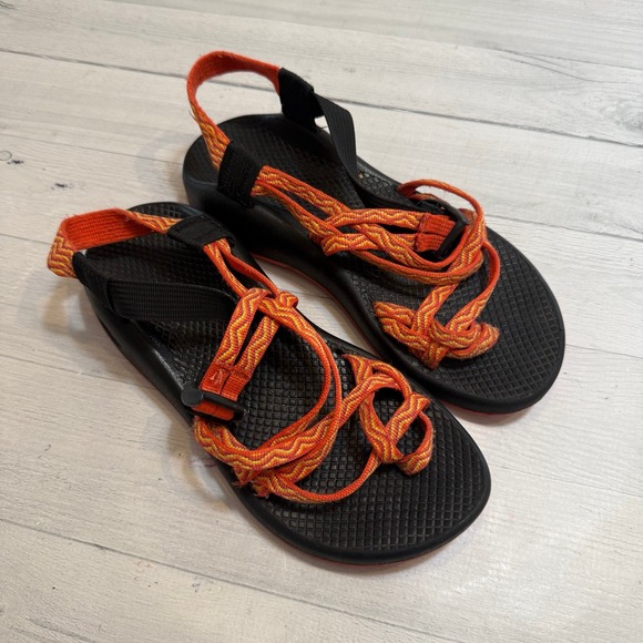 Chaco's Women's Z-Classic Sandals Orange, Red, & Yellow Fabric Upper‎ size 8 - Picture 1 of 9